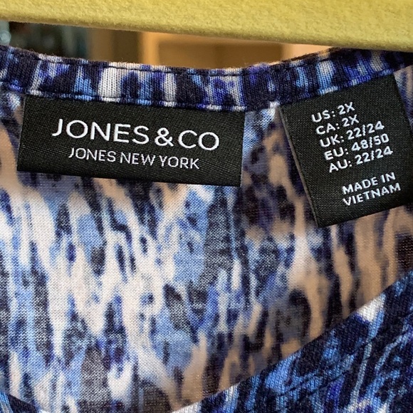 Jones & Co Tank Top - Picture 2 of 2